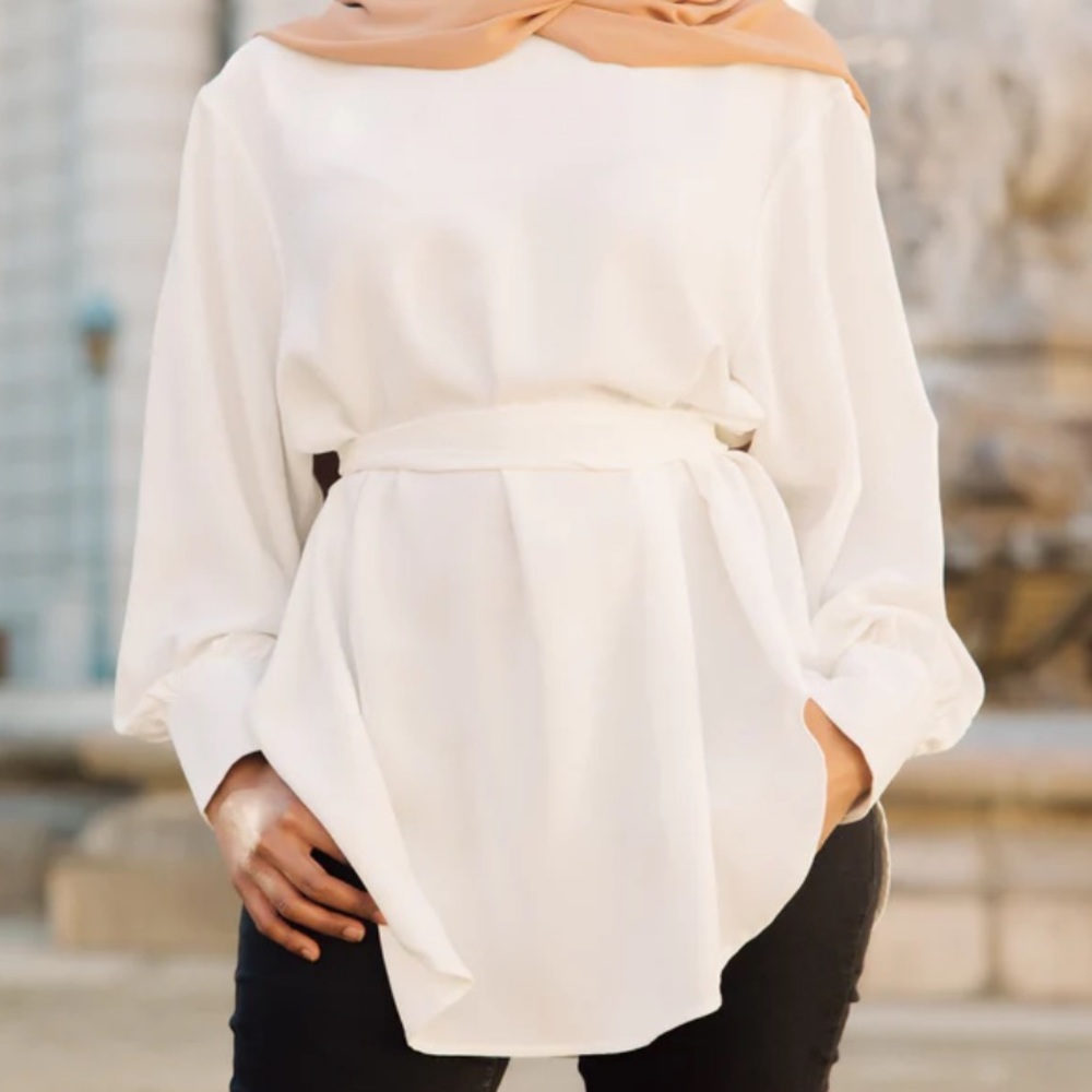 Modest off-white tunic with belted waist